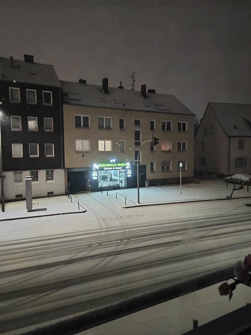 Haardesign Metin an der Bergstraße bei Nacht im Schnee